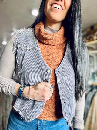 Versailles Vest- Ash Charcoal
