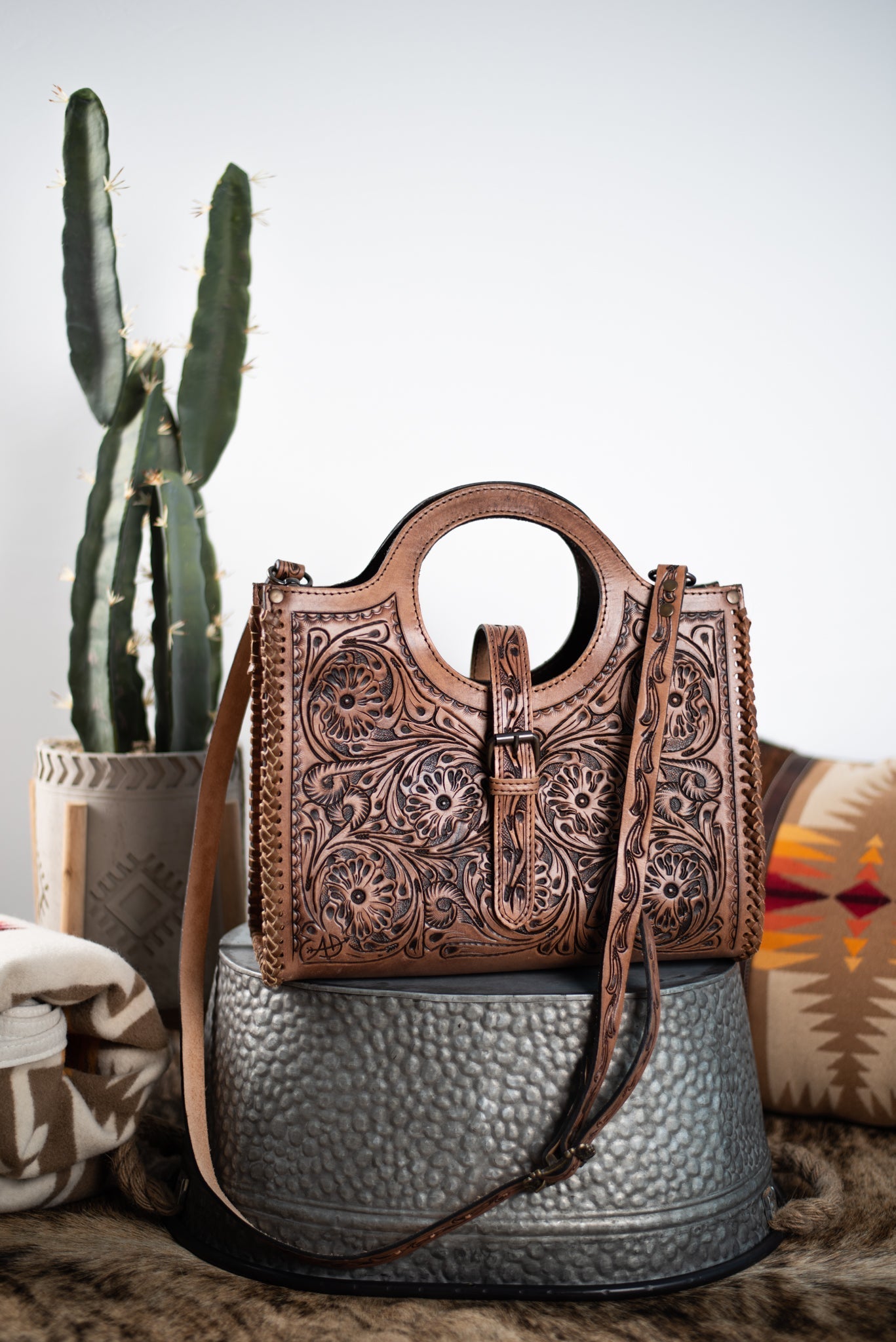 The Remington Tooled Leather Purse Brown – The Turquoise Tractor